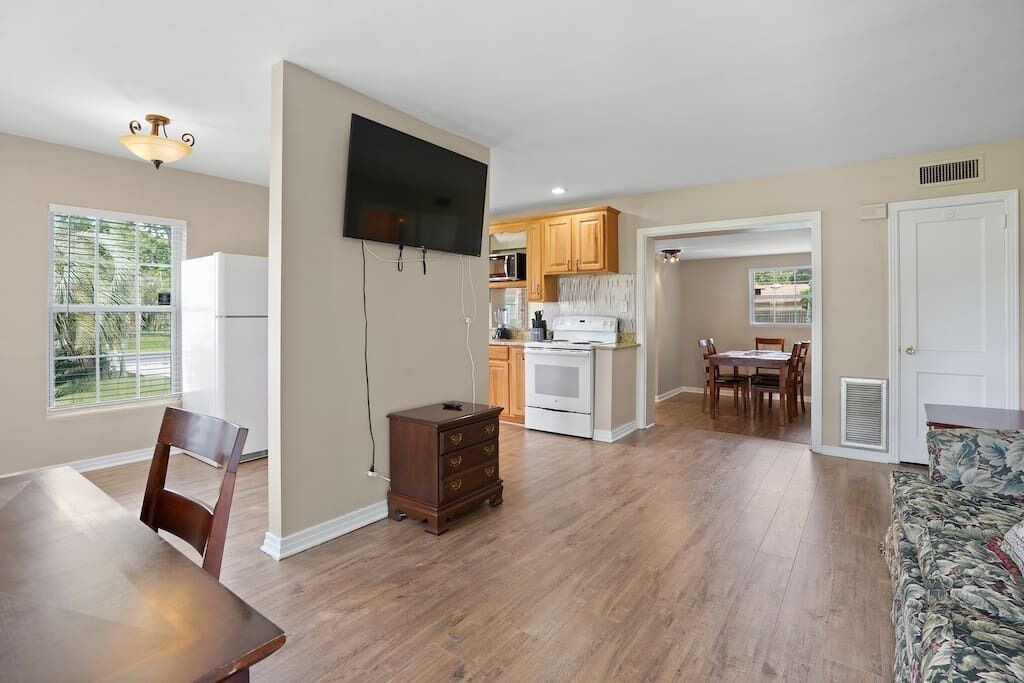 Photo of Livingroom in Lakeshore South