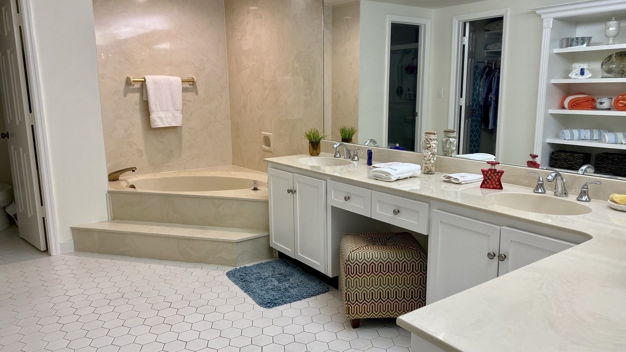 Photo of Bathroom in Pelican Bay