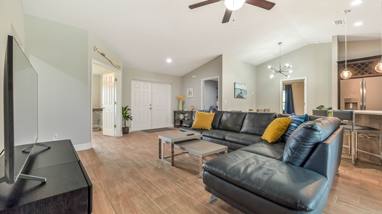 Photo of Livingroom in Diplomat