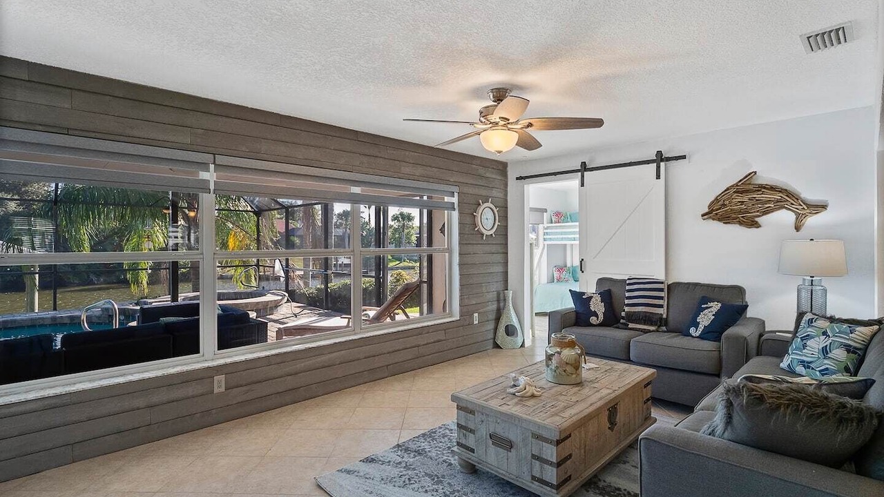 Photo of Livingroom in Palm Harbor