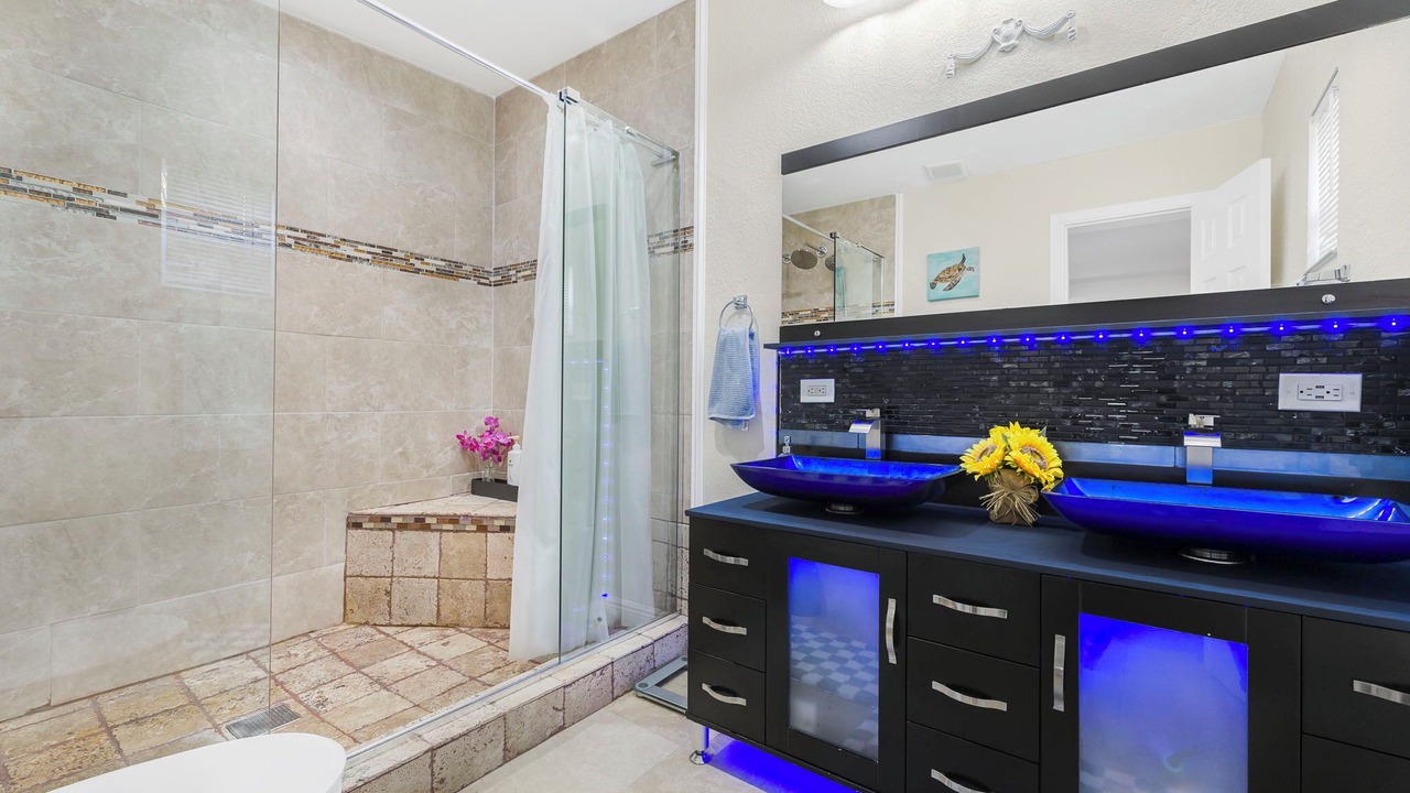 Photo of Bathroom in Sunset