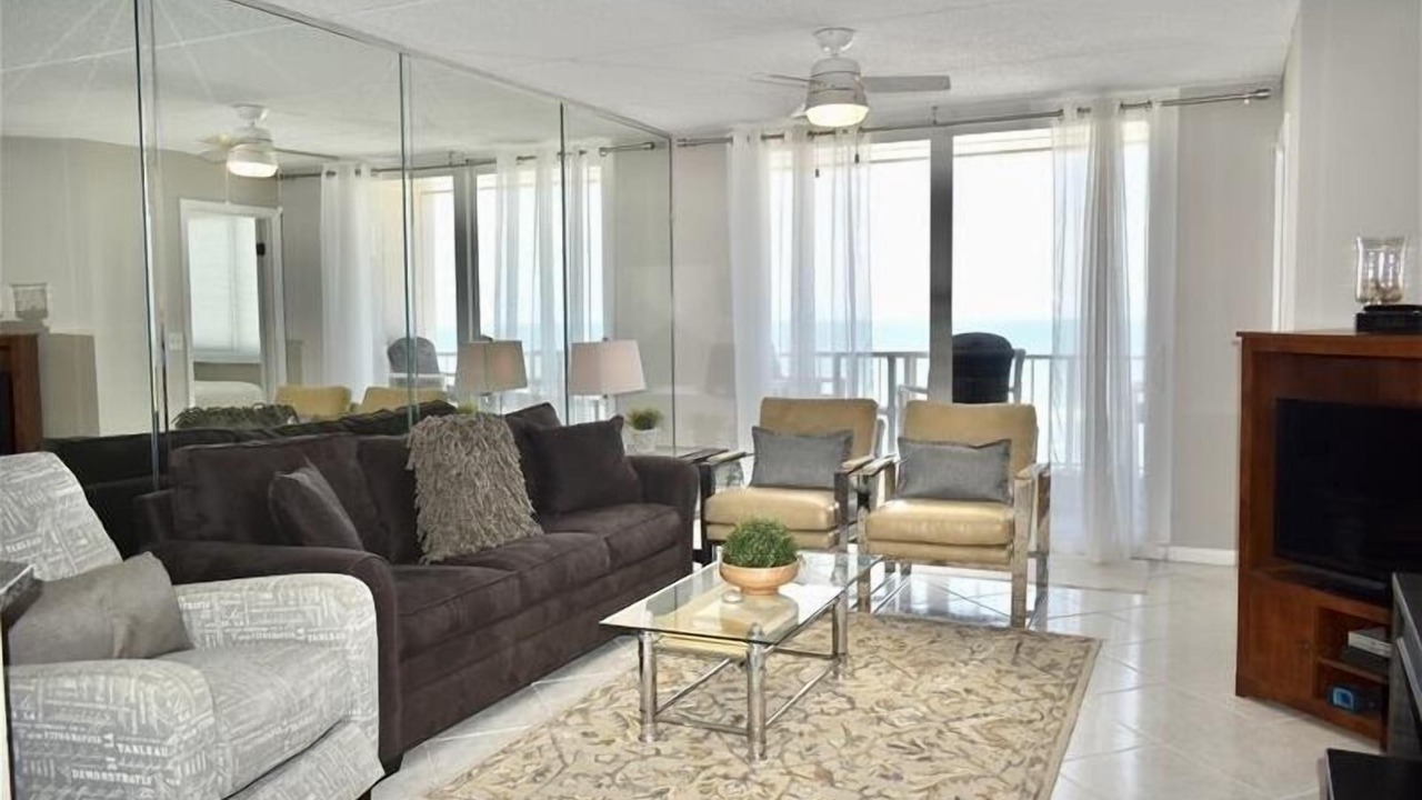Photo of Livingroom in Ponce Inlet