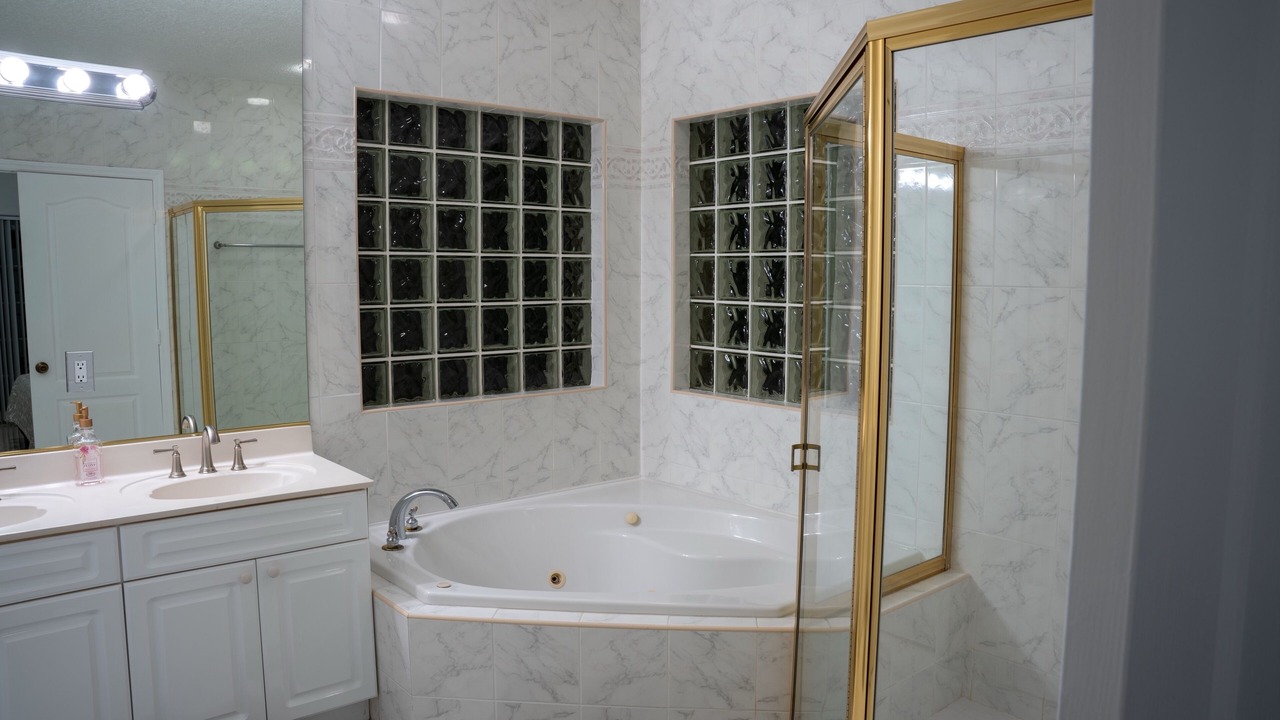 Photo of Bathroom in Tamiami