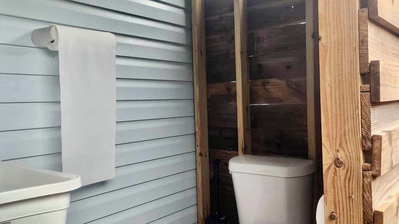 Photo of Bathroom in Mid Island