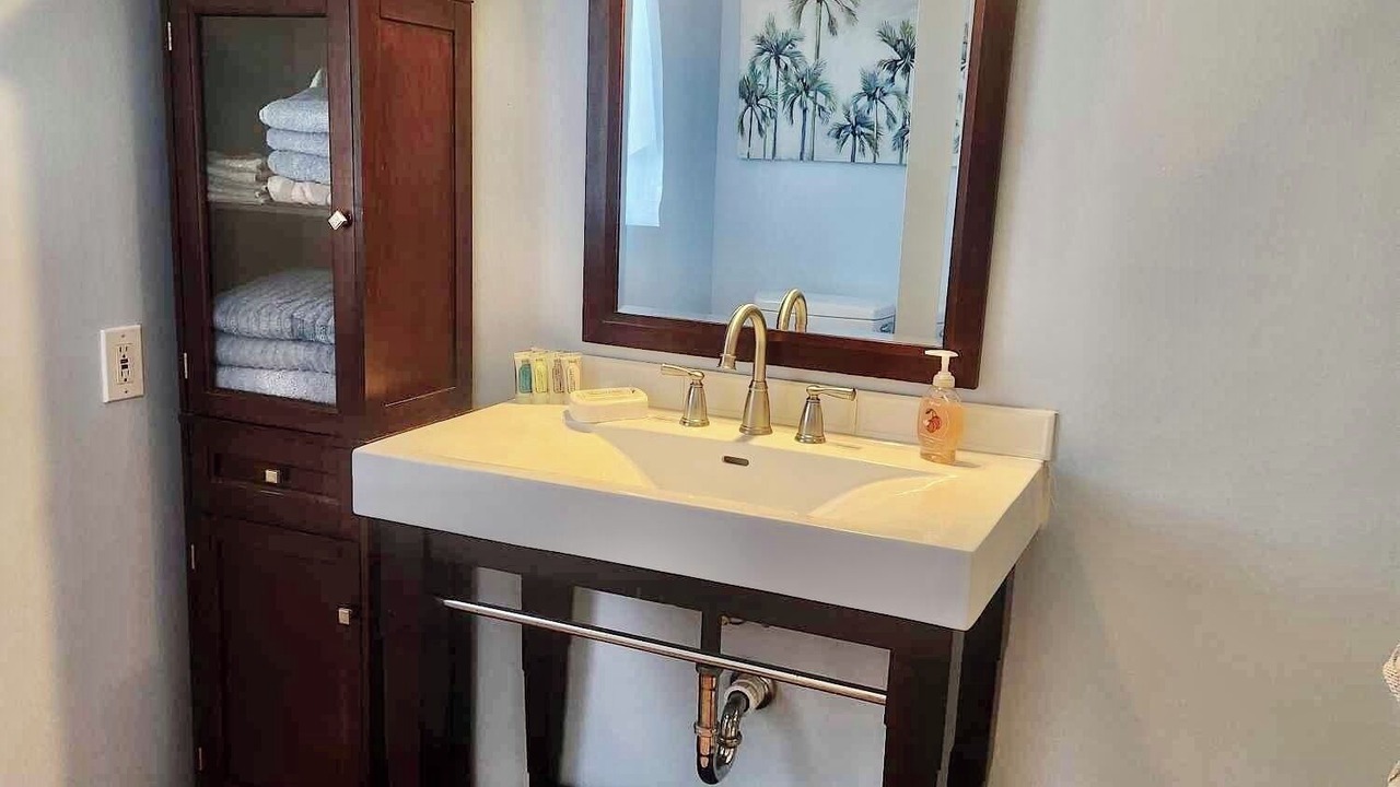 Photo of Bathroom in Mid Island