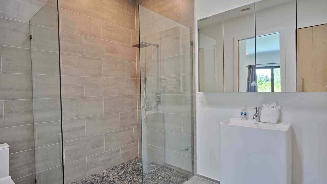 Photo of Bathroom in Mariner