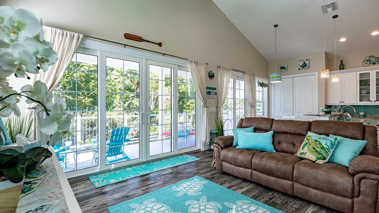 Photo of Livingroom in Weeki Wachee Gardens