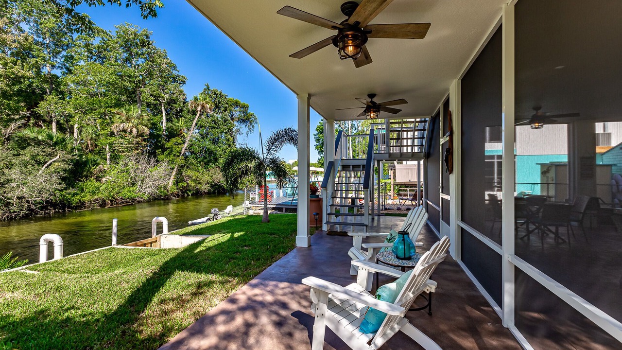 Photo of Patio Balcony in Weeki Wachee Gardens