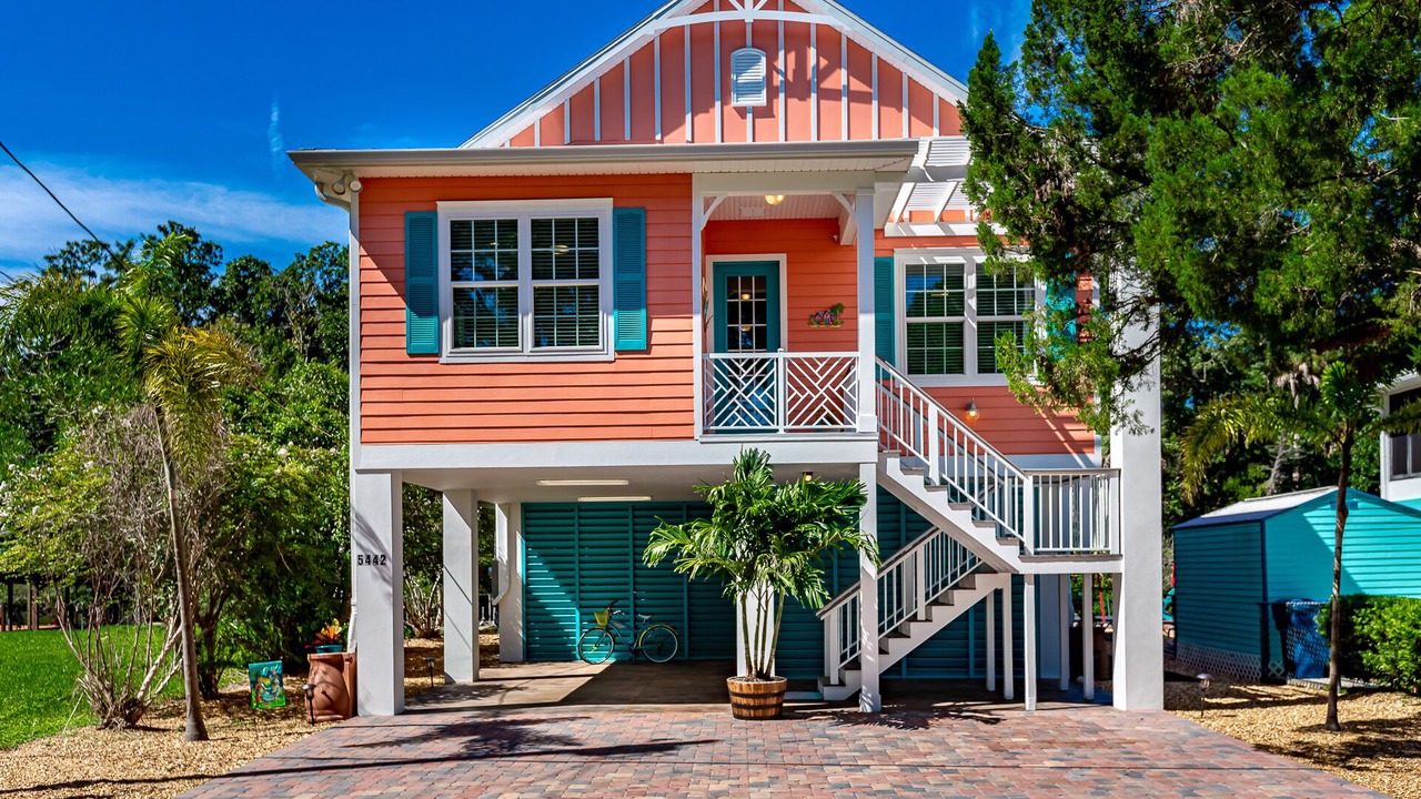 Photo of Outdoor in Weeki Wachee Gardens