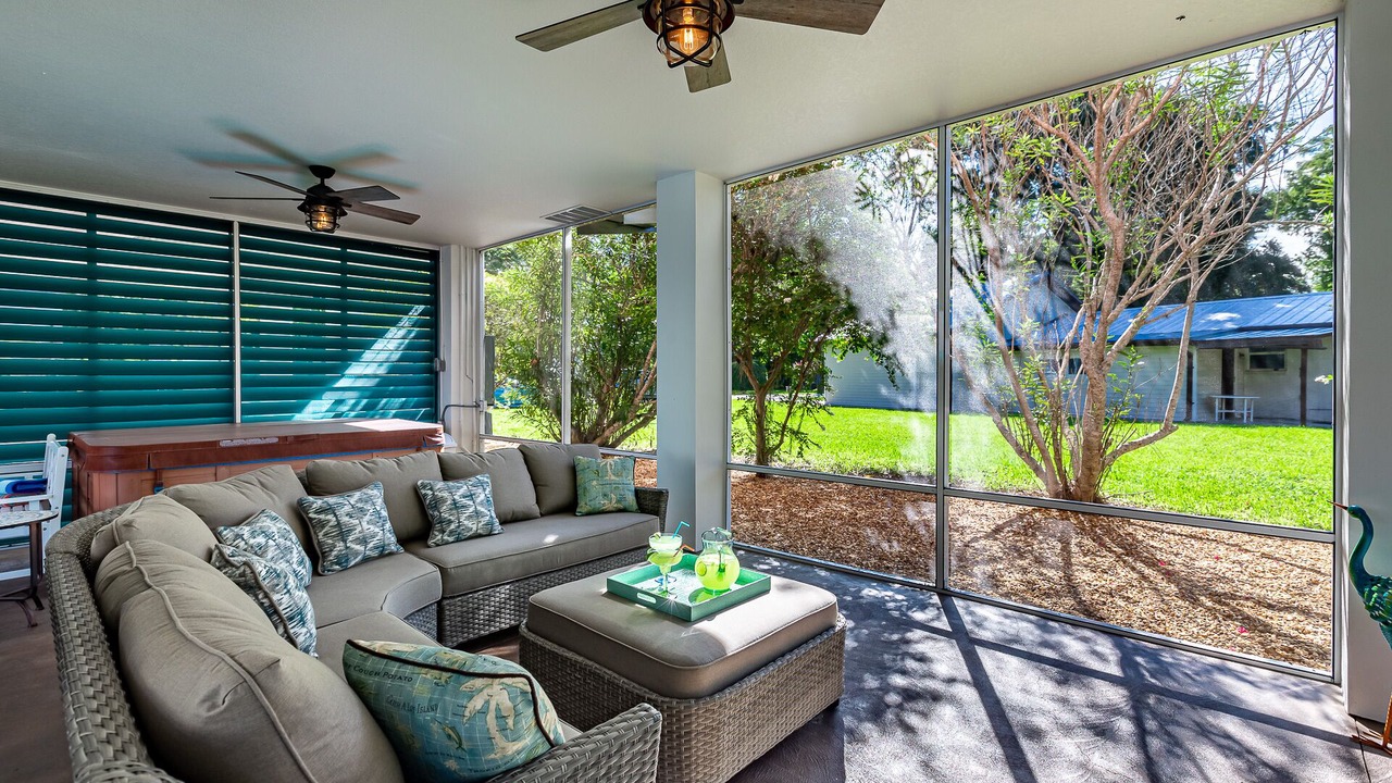 Photo of Livingroom in Weeki Wachee Gardens