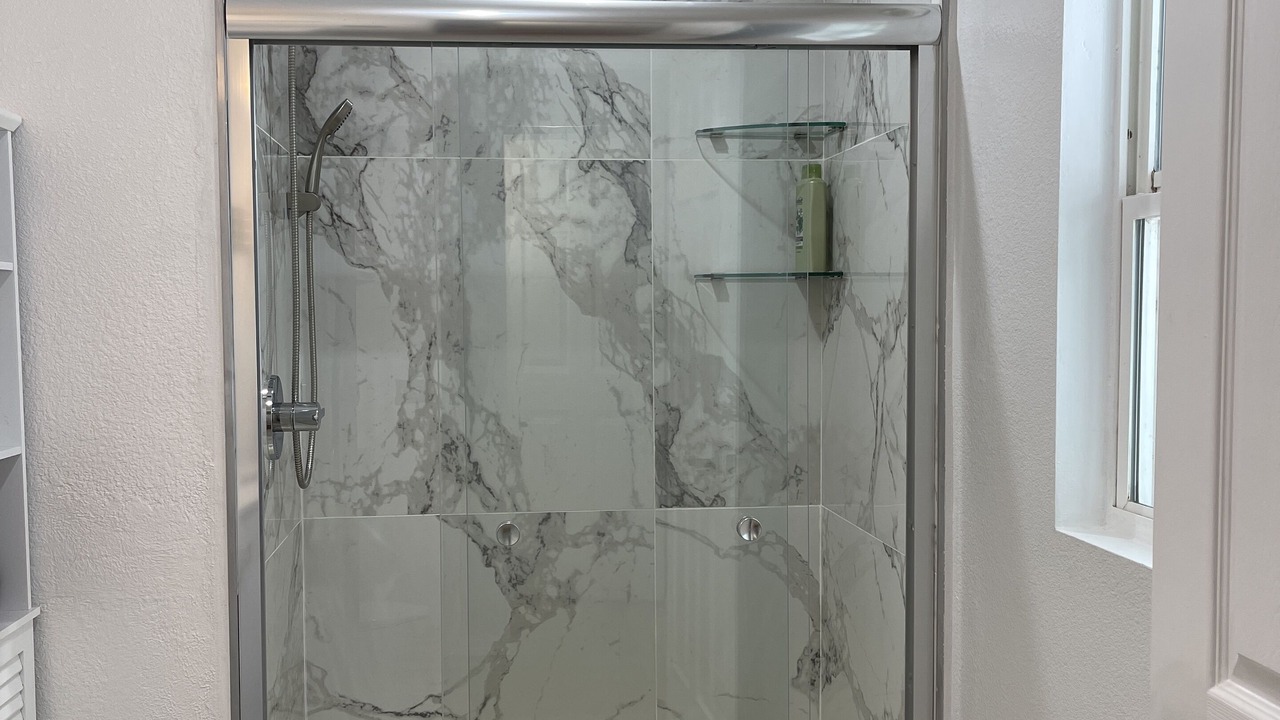 Photo of Bathroom in Auburndale
