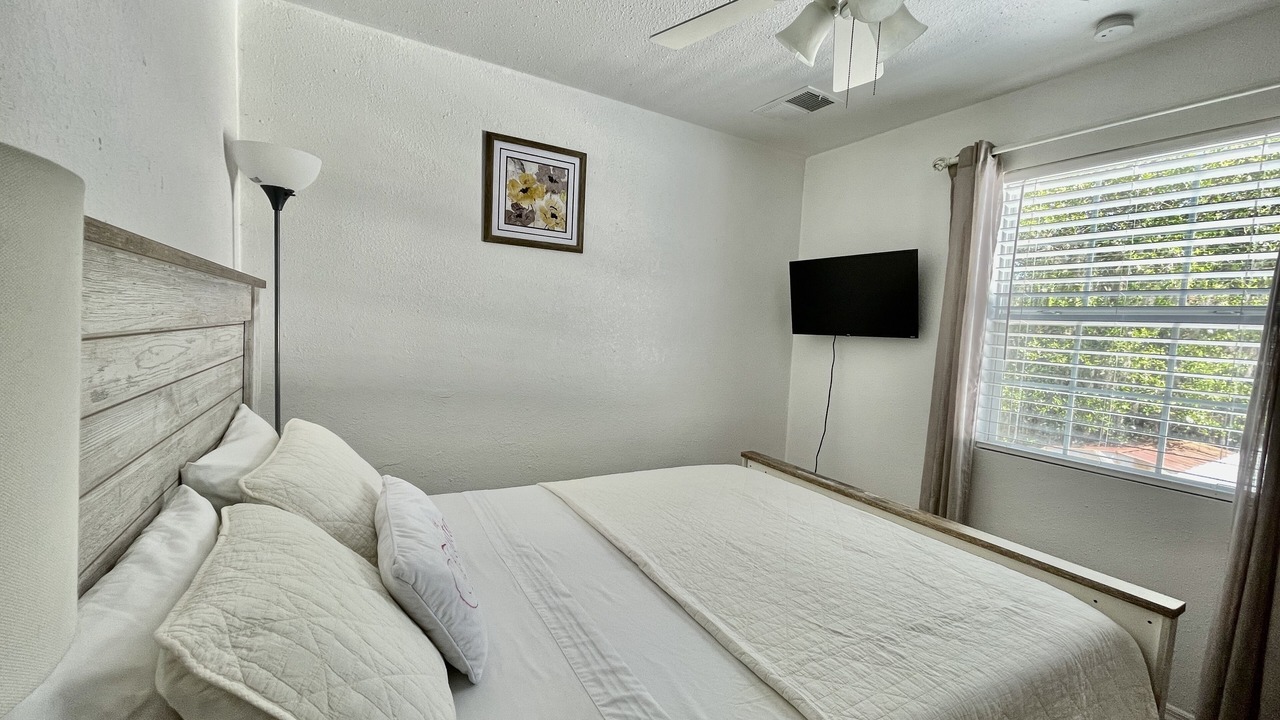 Photo of Bedroom in Auburndale