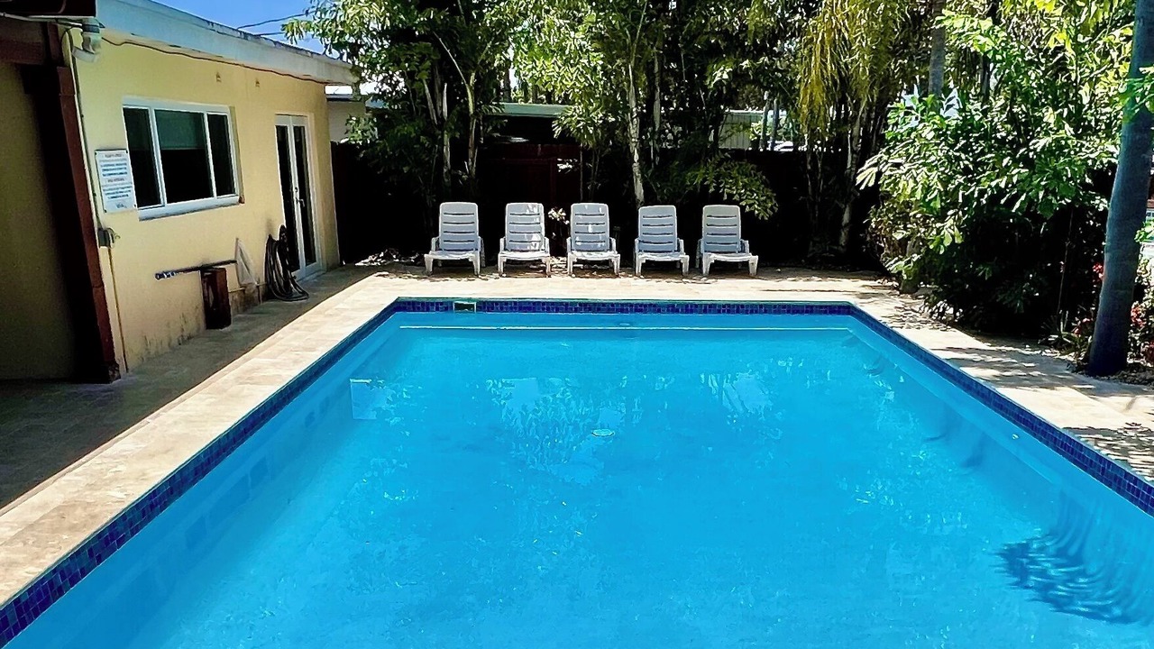 Photo of Outdoor in Hollywood Lakes
