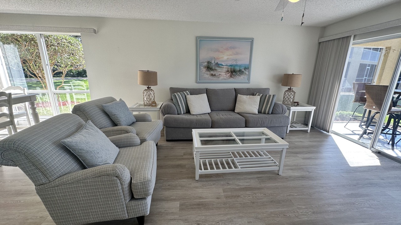 Photo of Livingroom in Imperial Golf Estates