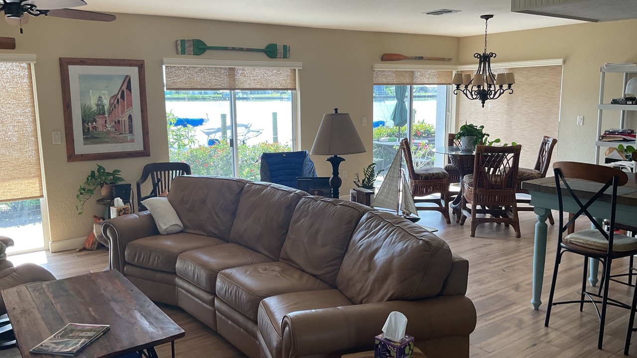 Photo of Livingroom in Edgewater