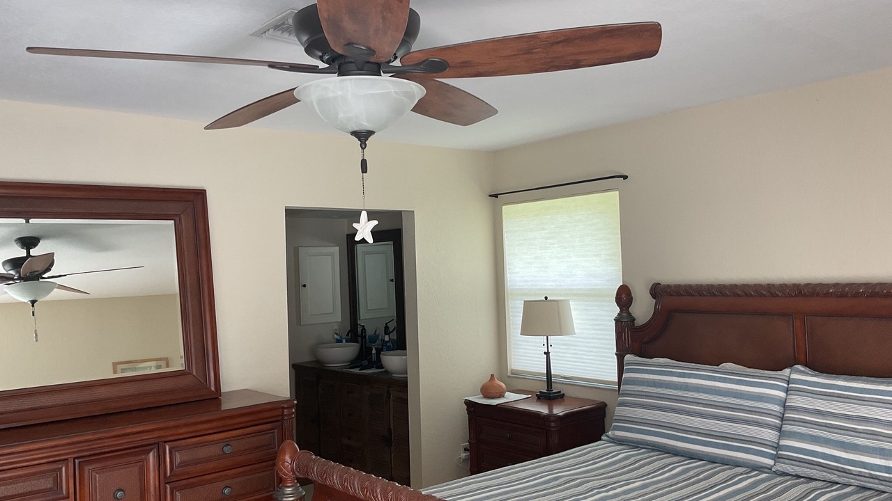 Photo of Bedroom in Edgewater