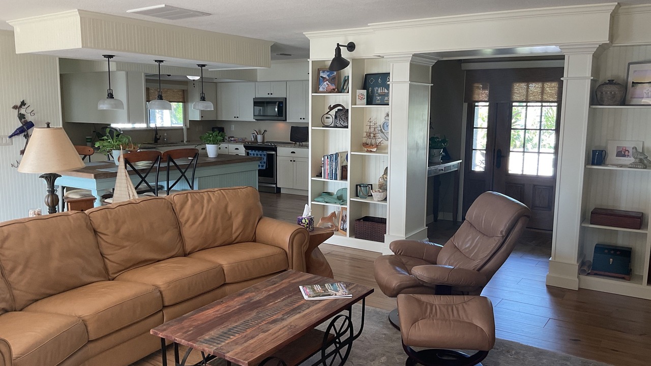 Photo of Livingroom in Edgewater