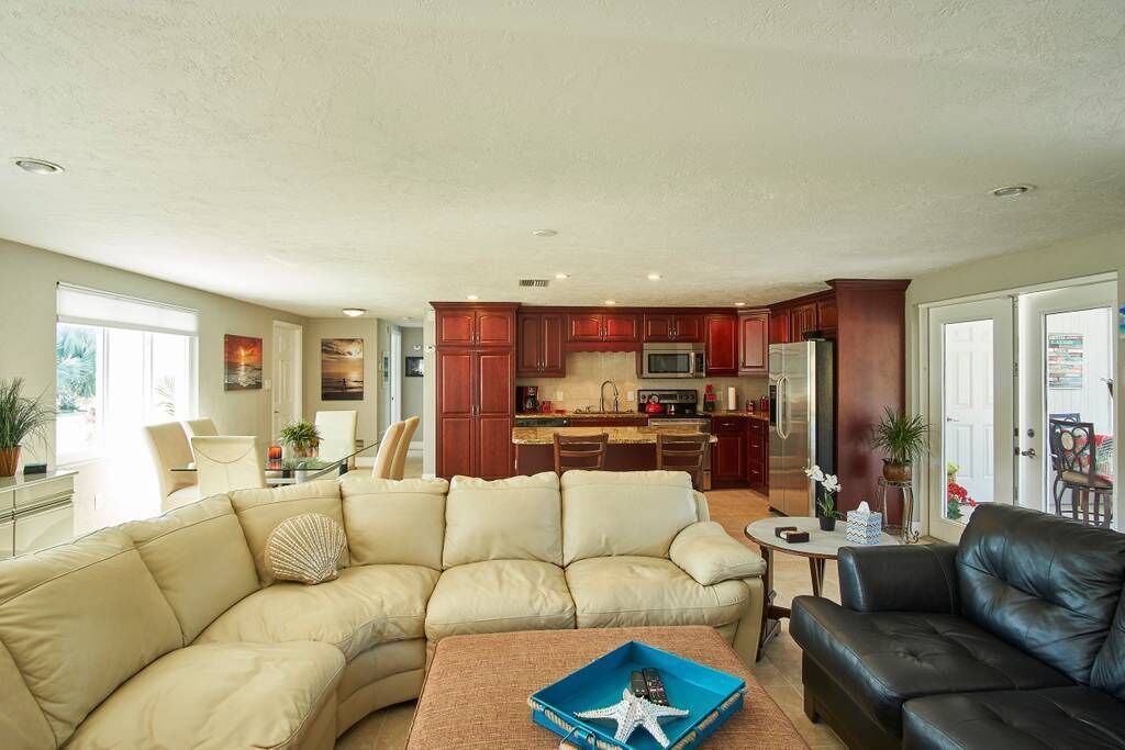 Photo of Livingroom in Riverview Estates
