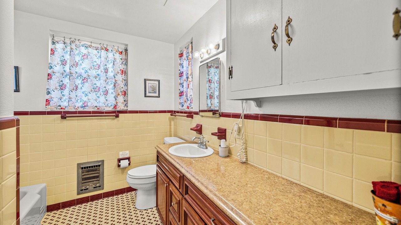 Photo of Bathroom in Babson Park