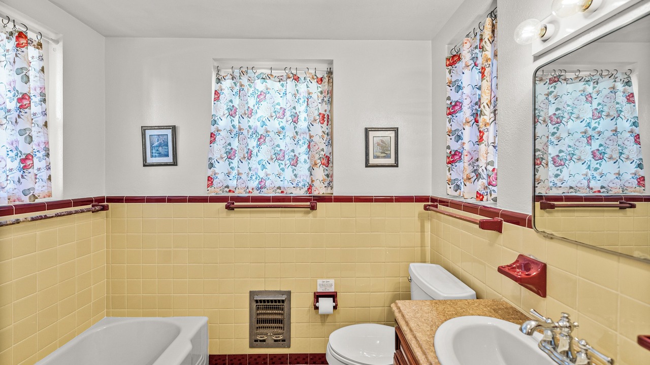 Photo of Bathroom in Babson Park