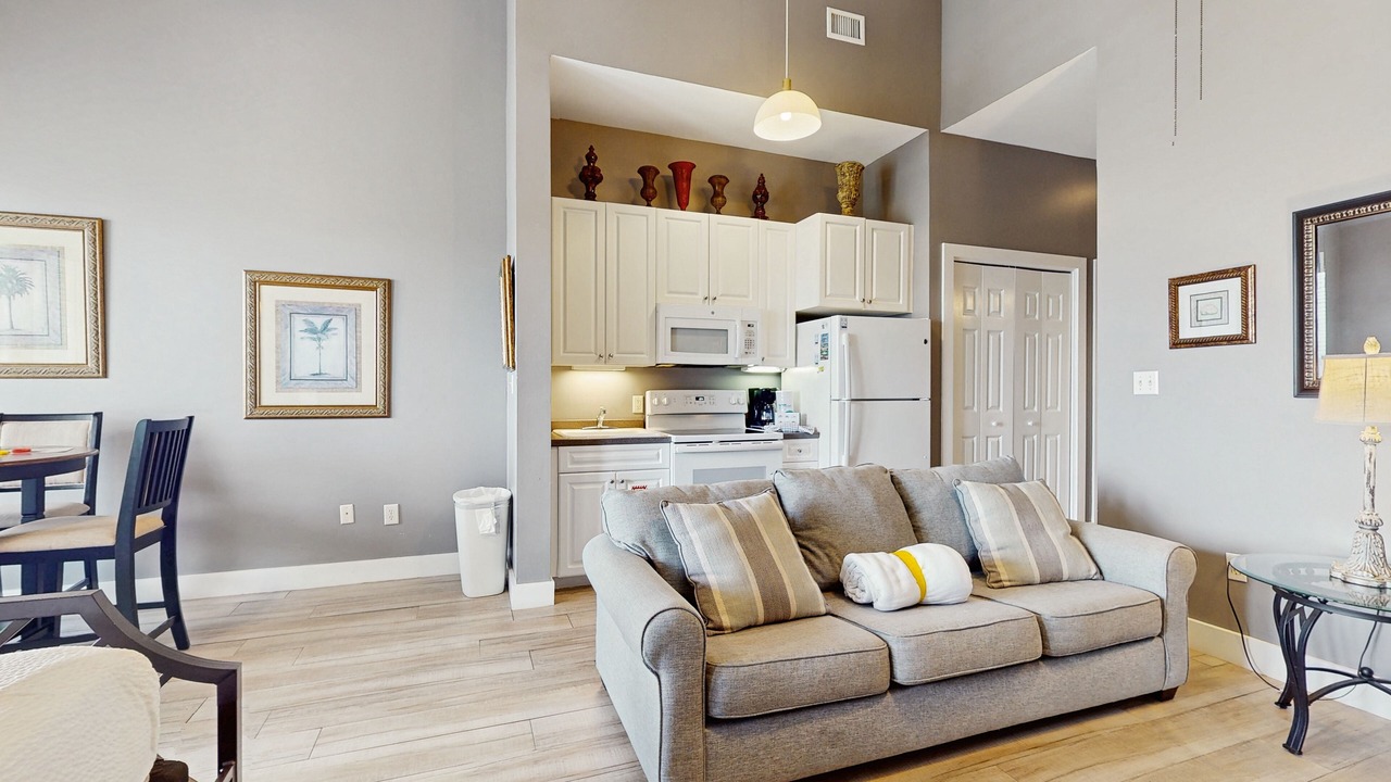 Photo of Livingroom in Gulf Place