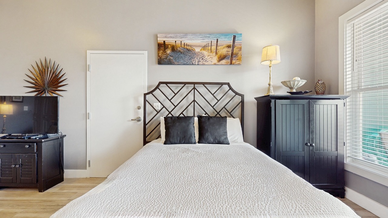 Photo of Bedroom in Gulf Place