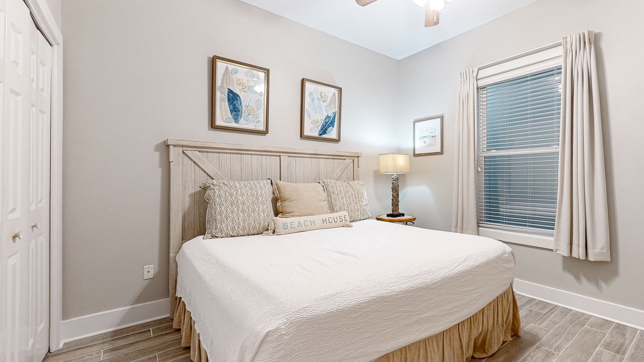 Photo of Bedroom in Gulf Place