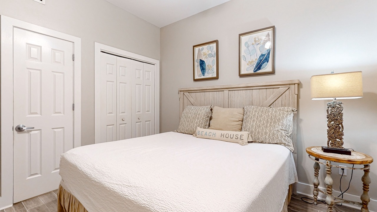 Photo of Bedroom in Gulf Place