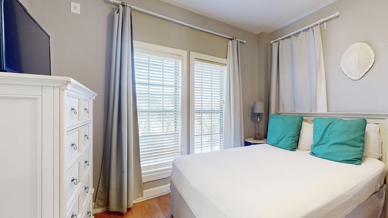 Photo of Bedroom in Seacrest Beach