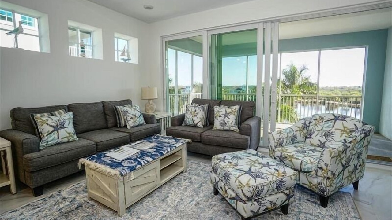 Photo of Livingroom in Whitney Beach