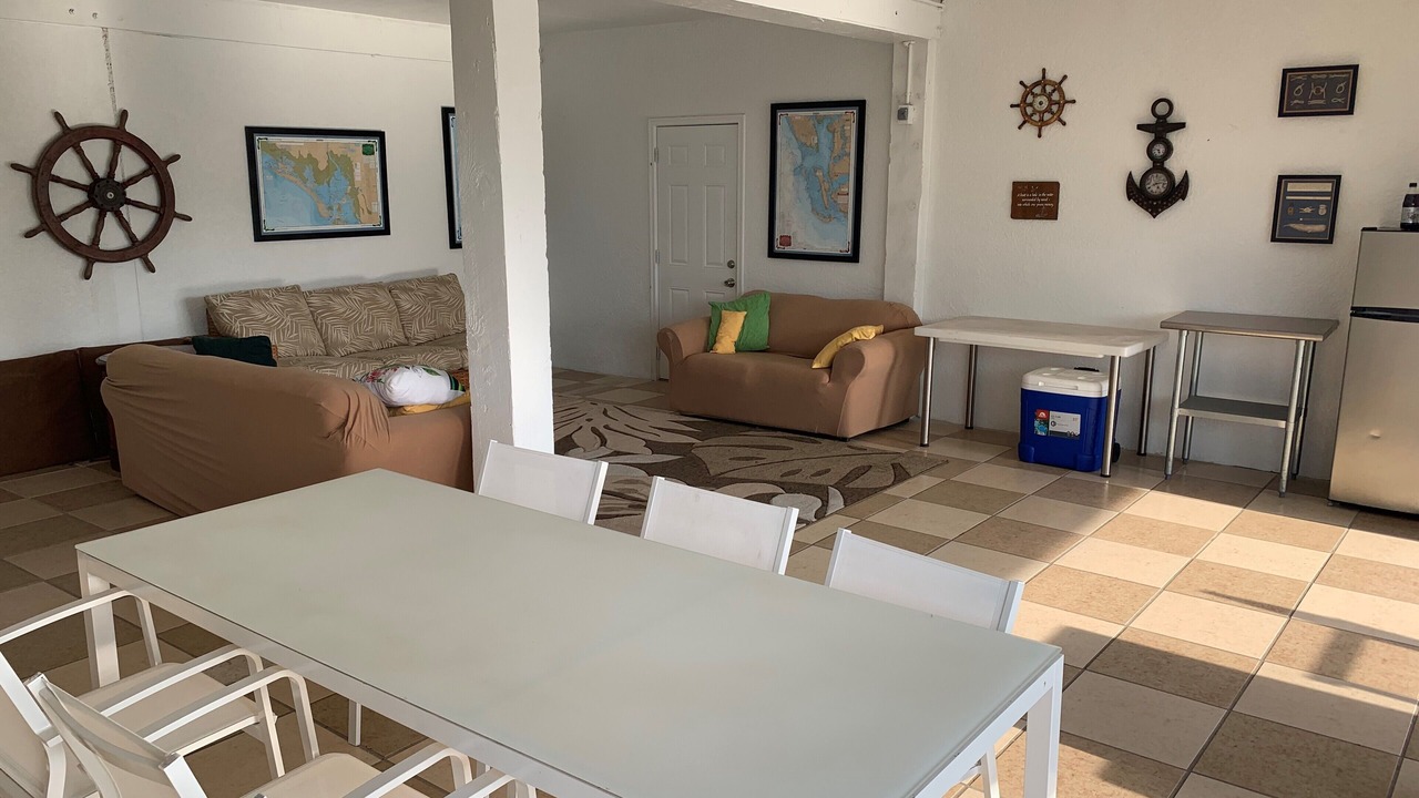 Photo of Livingroom in Laguna Shores