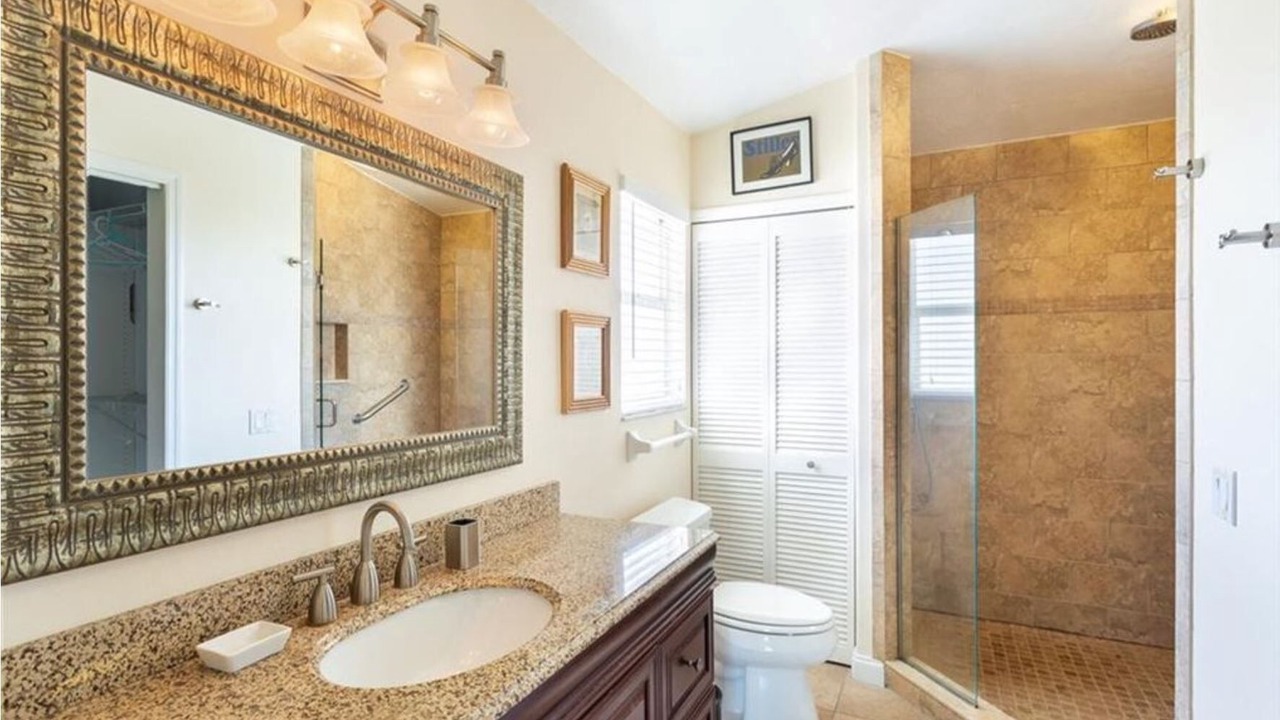 Photo of Bathroom in Laguna Shores