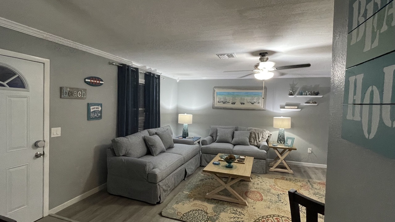 Photo of Livingroom in Englewood