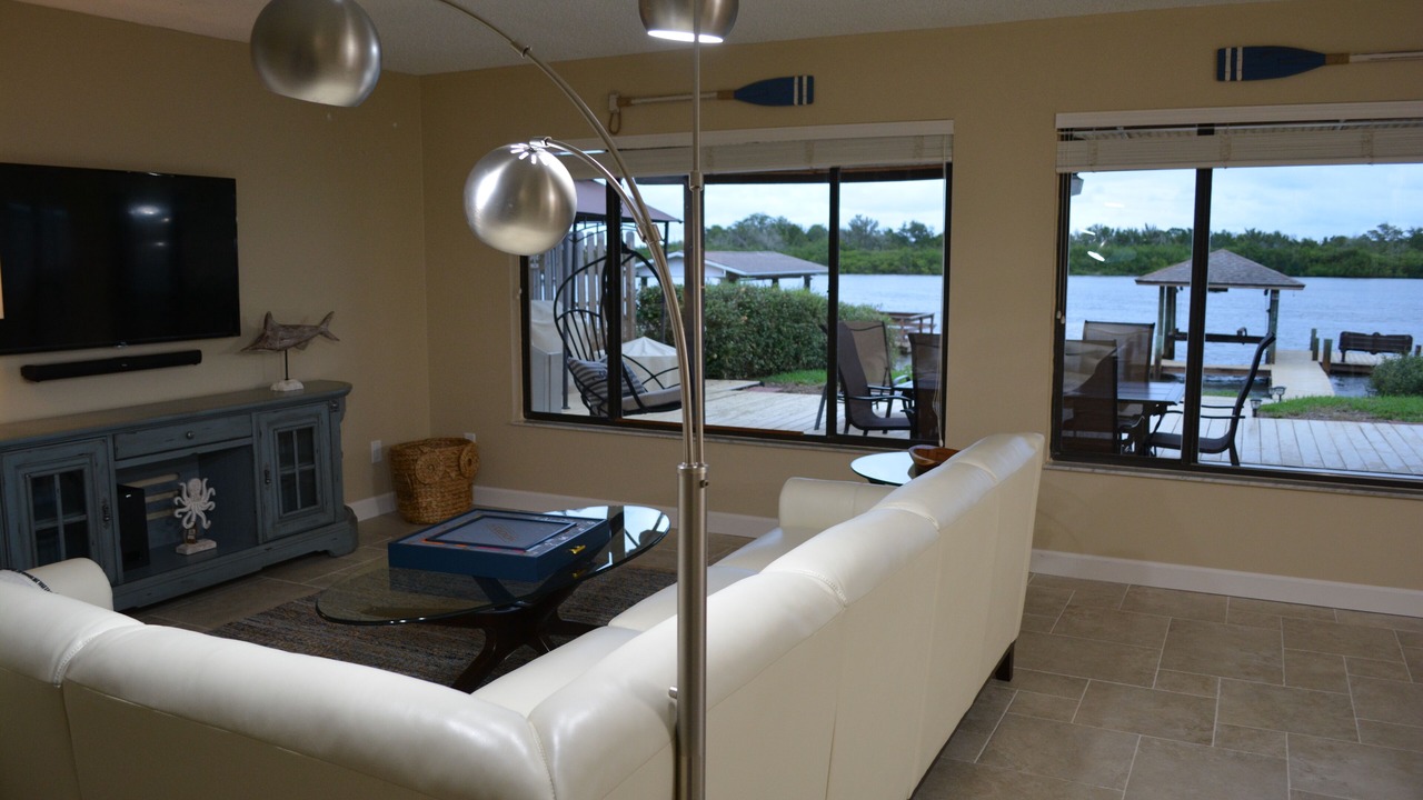 Photo of Livingroom in Edgewater
