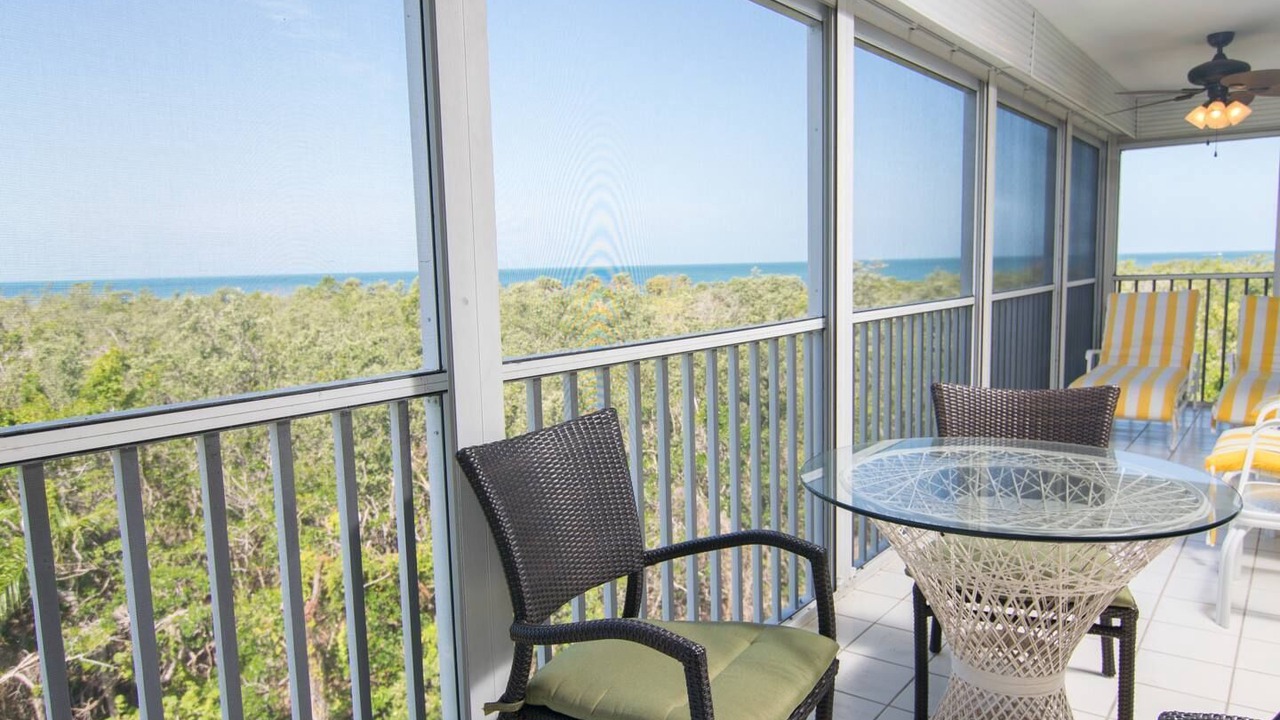 Photo of Patio Balcony in Vanderbilt Beach