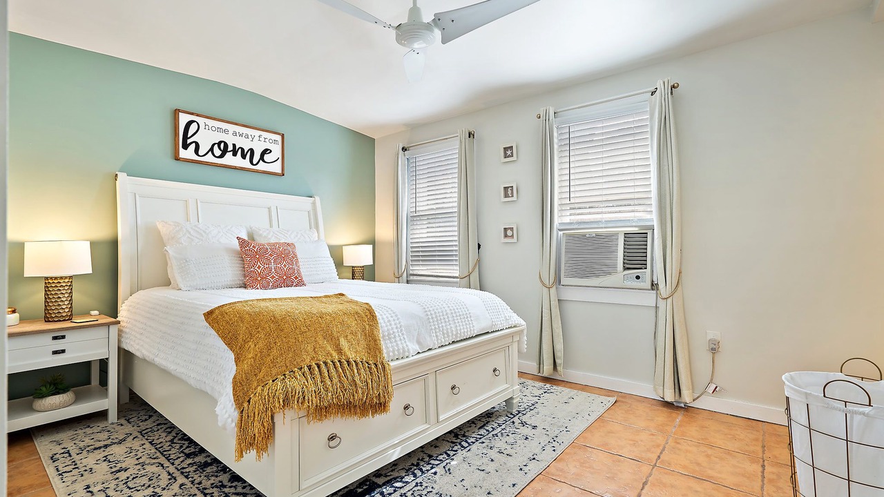 Photo of Bedroom in Flamingo Parks