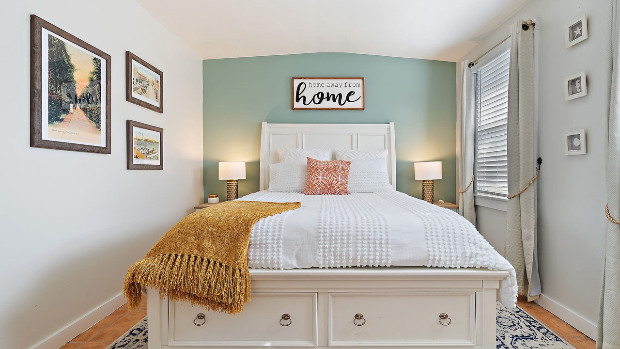 Photo of Bedroom in Flamingo Parks