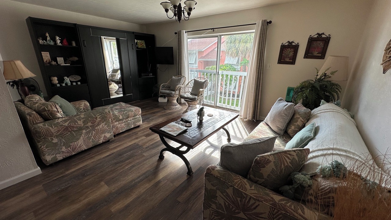 Photo of Livingroom in Bayview