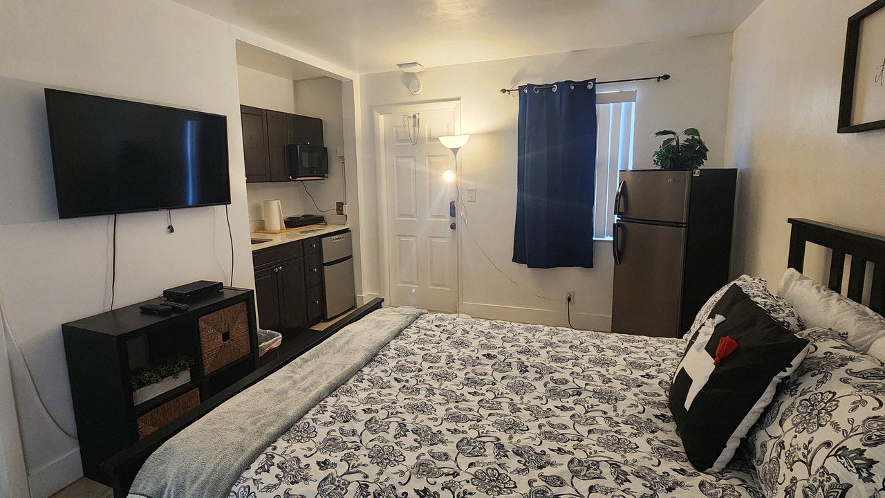 Photo of Bedroom in Royal Poinciana