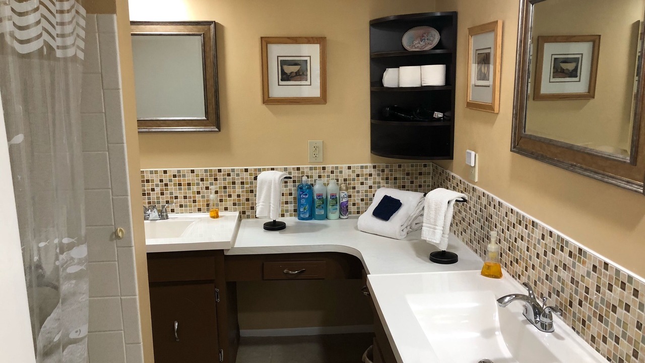 Photo of Bathroom in Regency Park