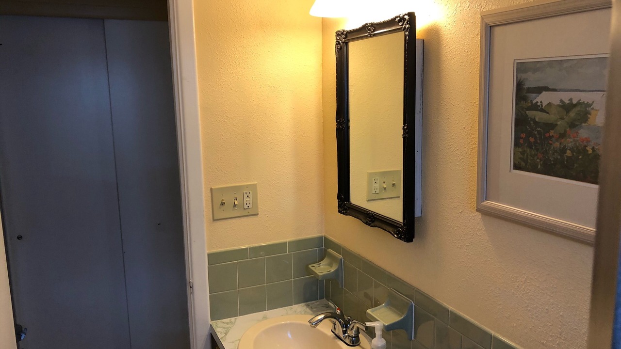 Photo of Bathroom in Regency Park