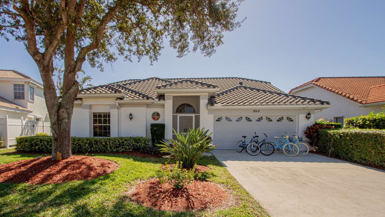 Photo of Outdoor in Crown Pointe