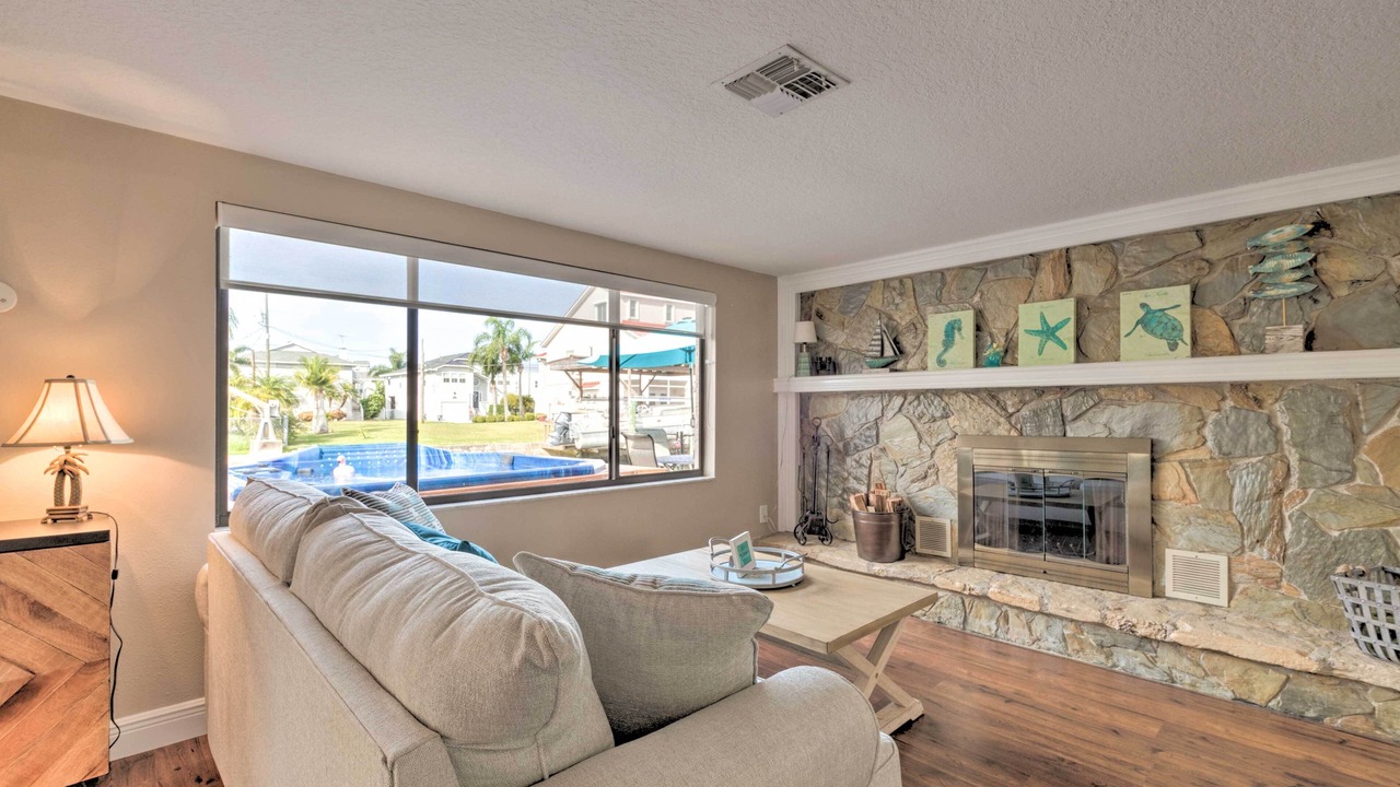 Photo of Livingroom in Hudson Beach Estates