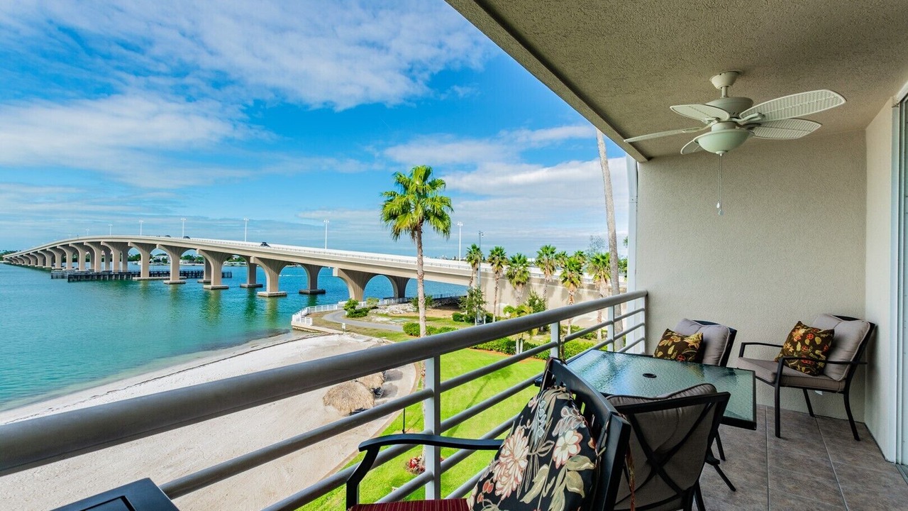 Photo of Patio Balcony in St. Petersburg