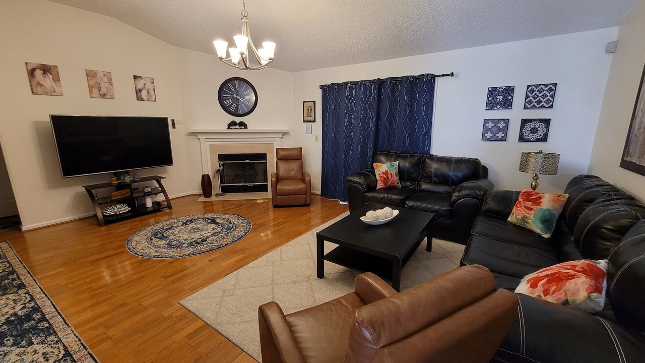 Photo of Livingroom in Sandalwood