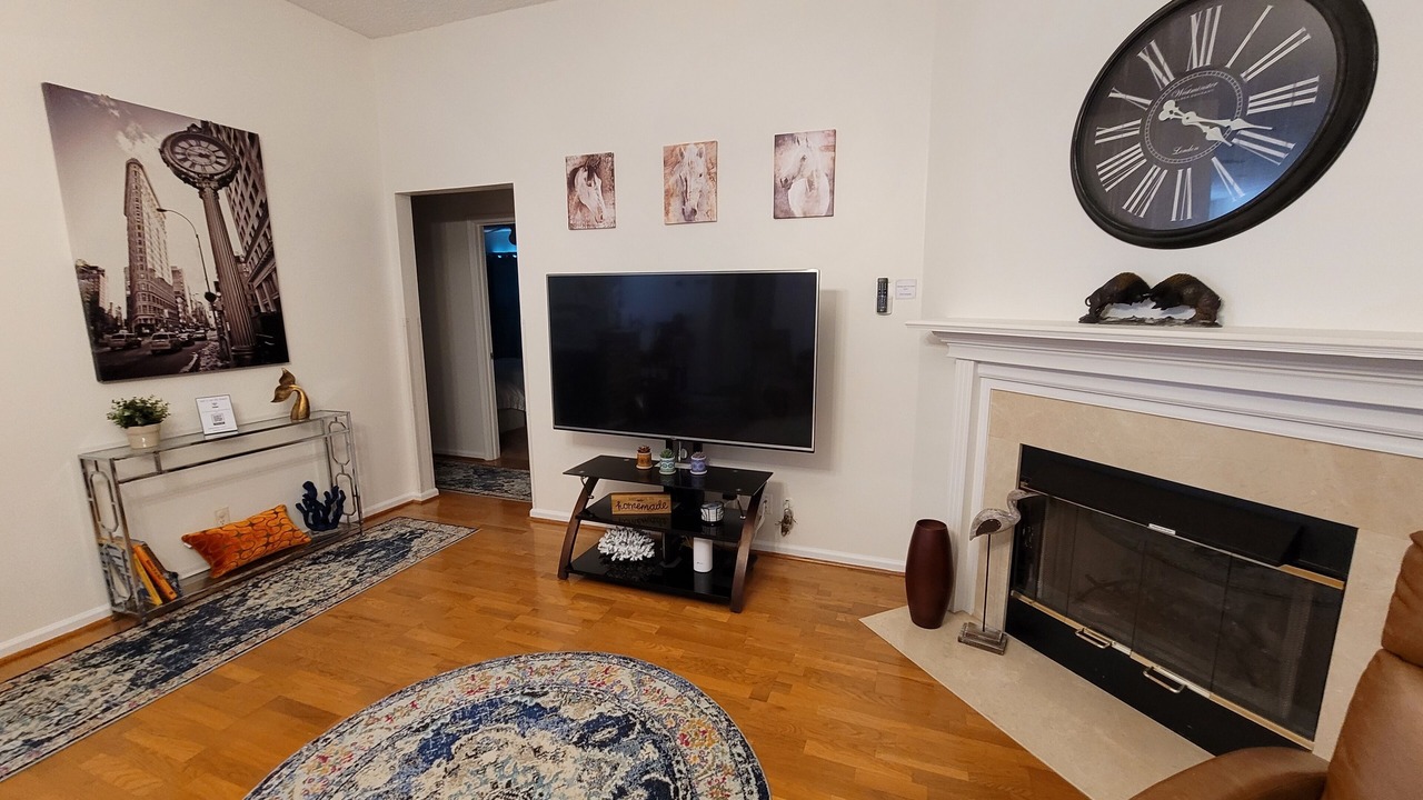 Photo of Livingroom in Sandalwood