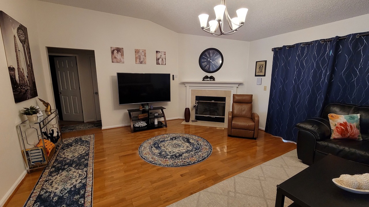Photo of Livingroom in Sandalwood