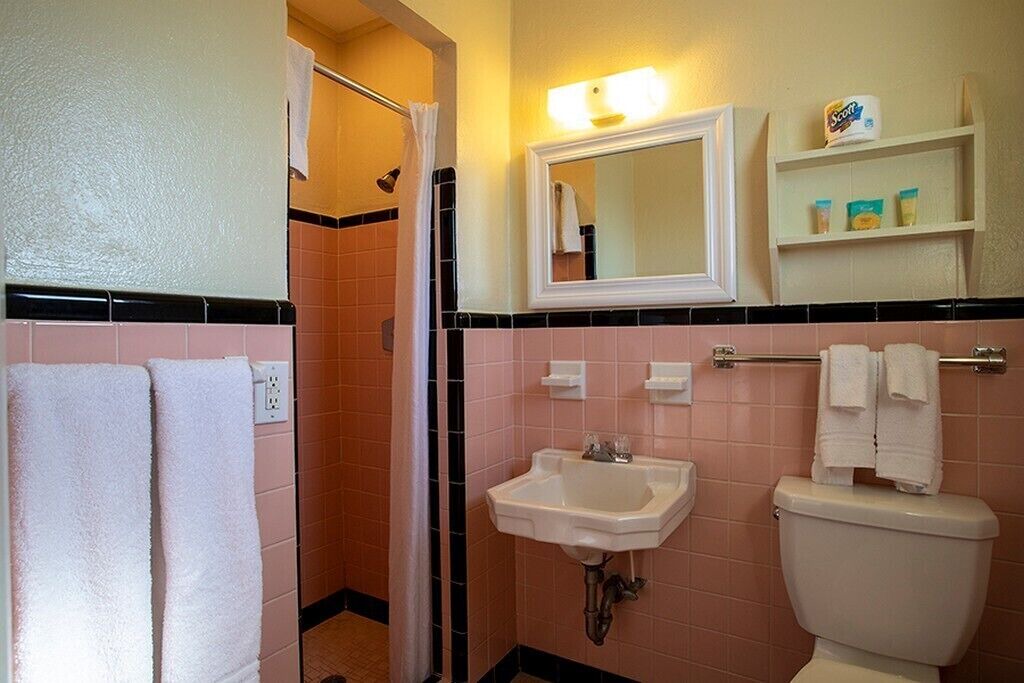 Photo of Bathroom in Edgewater