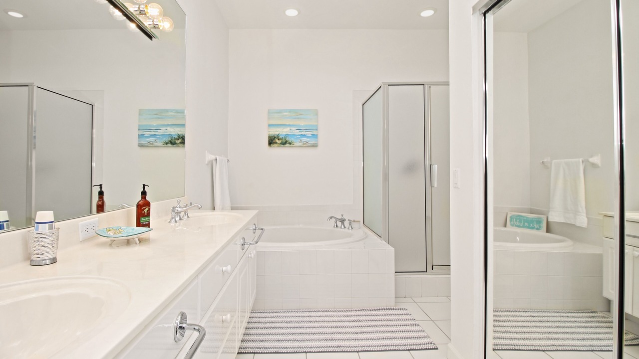 Photo of Bathroom in Naples