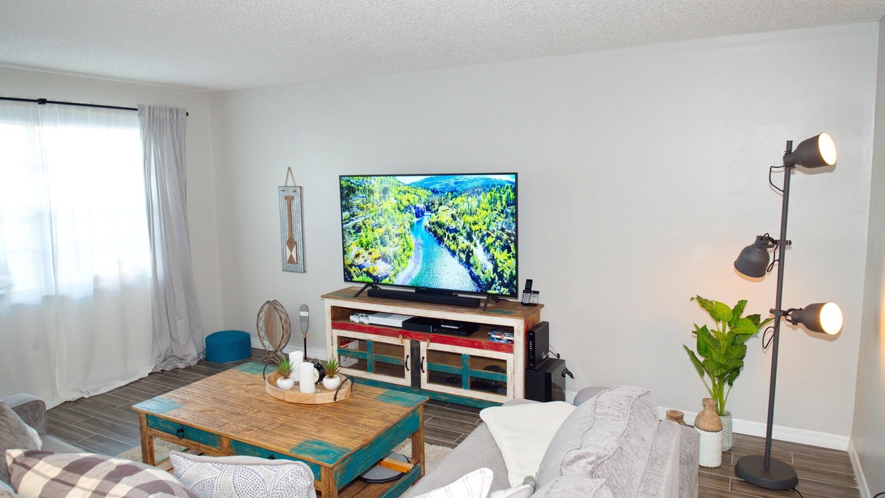 Photo of Livingroom in Cypress Lake